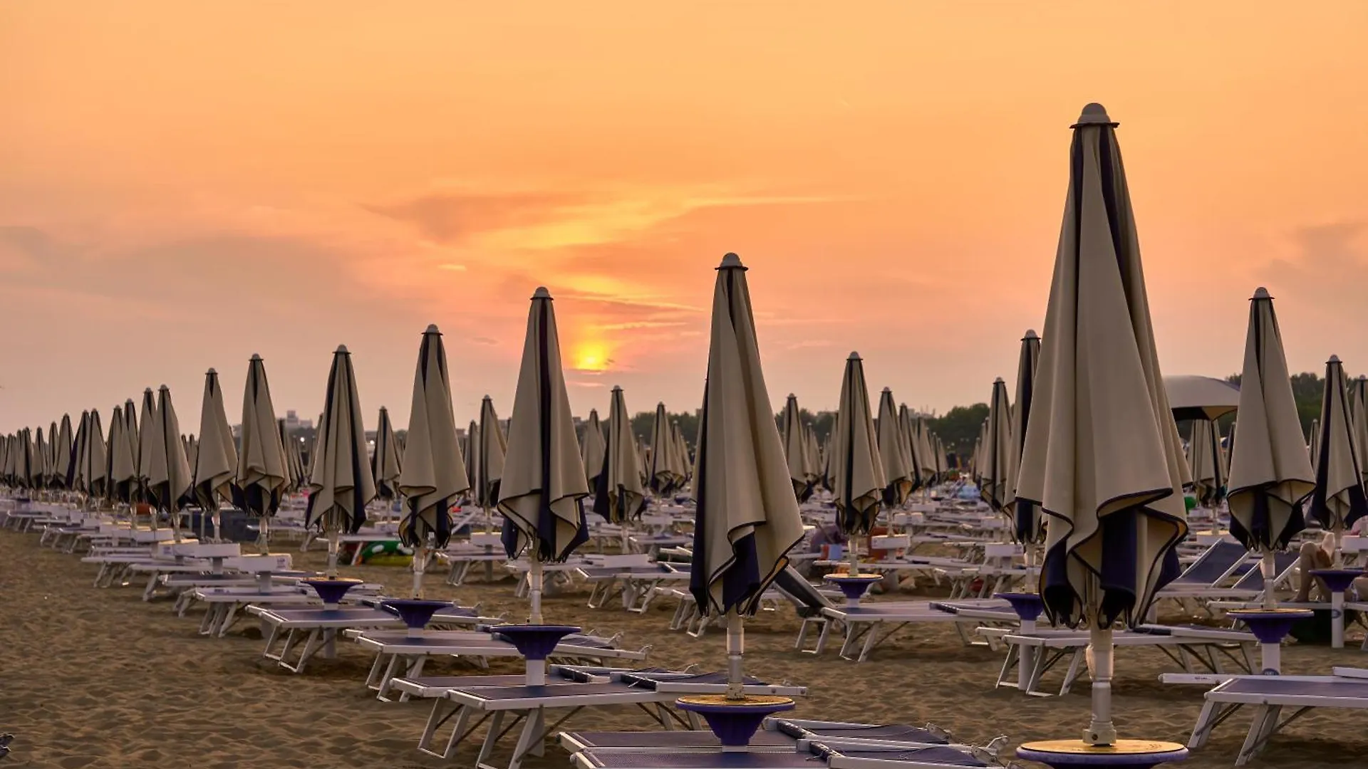 Apartment With Swimming Pool And Garden - Beahost Bibione