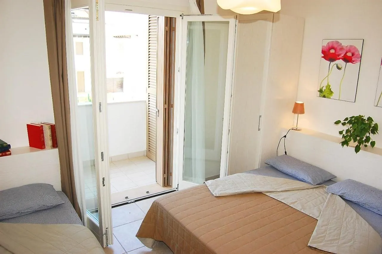 Apartment With Swimming Pool And Garden - Beahost Bibione 0*,
