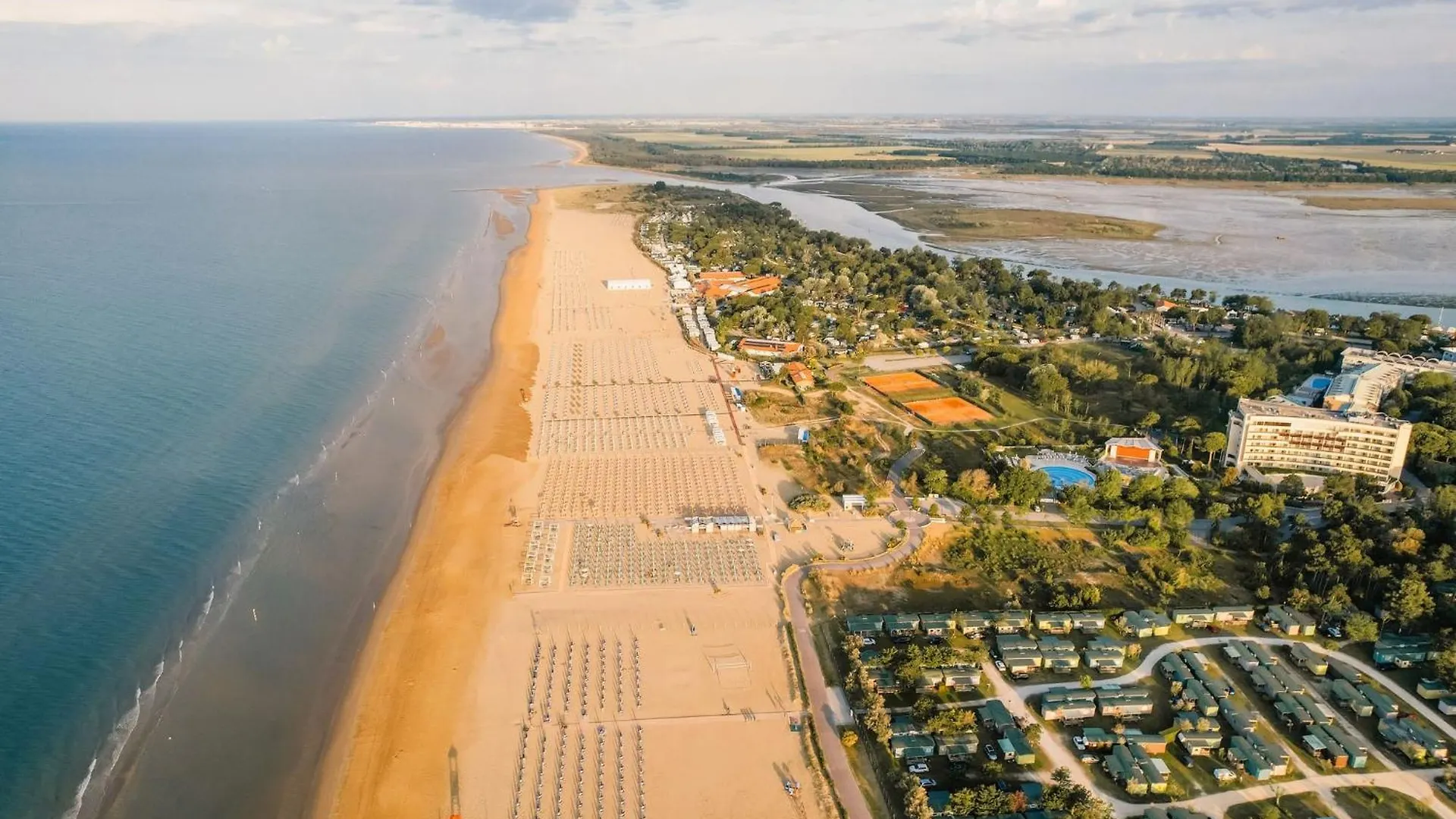 Apartment With Swimming Pool And Garden - Beahost Bibione Italy